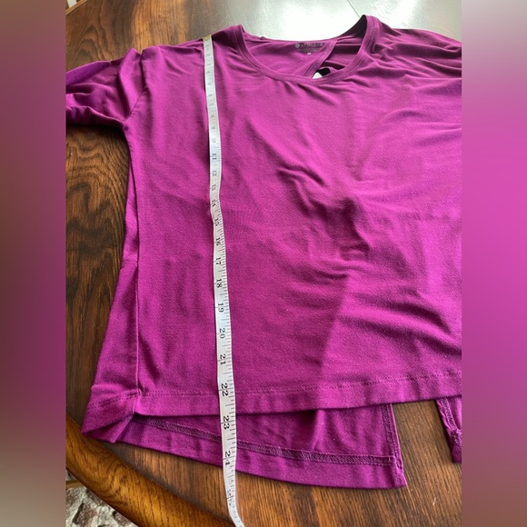 Athleta Essence Twist Top Women’s M Open Back Long Sleeve Constellation Purple - Picture 9 of 9